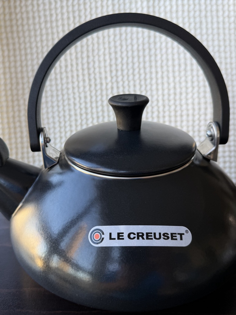 Le Creuset Zenith Whistling Tea Kettle 1.5 L-Matte Black